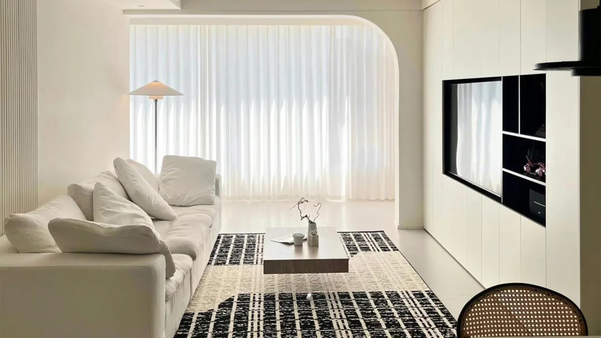 簡約風(fēng)空間留白 純粹色調(diào)與通透布局的呼吸感