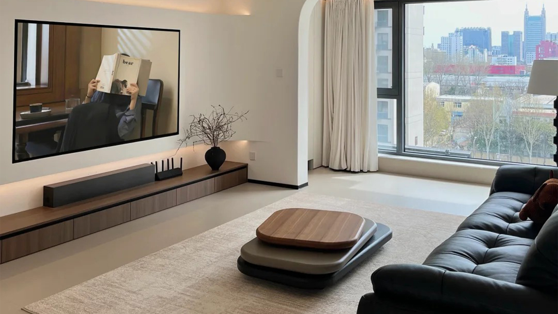 現(xiàn)代簡約風融合材質對比與光影層次打造個性家居空間