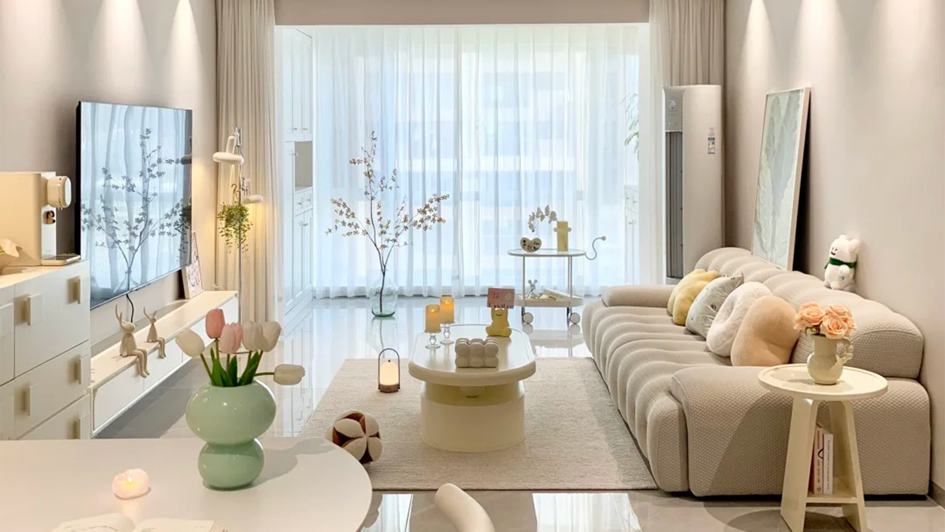 現(xiàn)代簡(jiǎn)約風(fēng)淺色調(diào)設(shè)計(jì)打造明亮通透居住空間